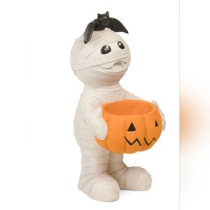 Marvin the Mummy candy greeter